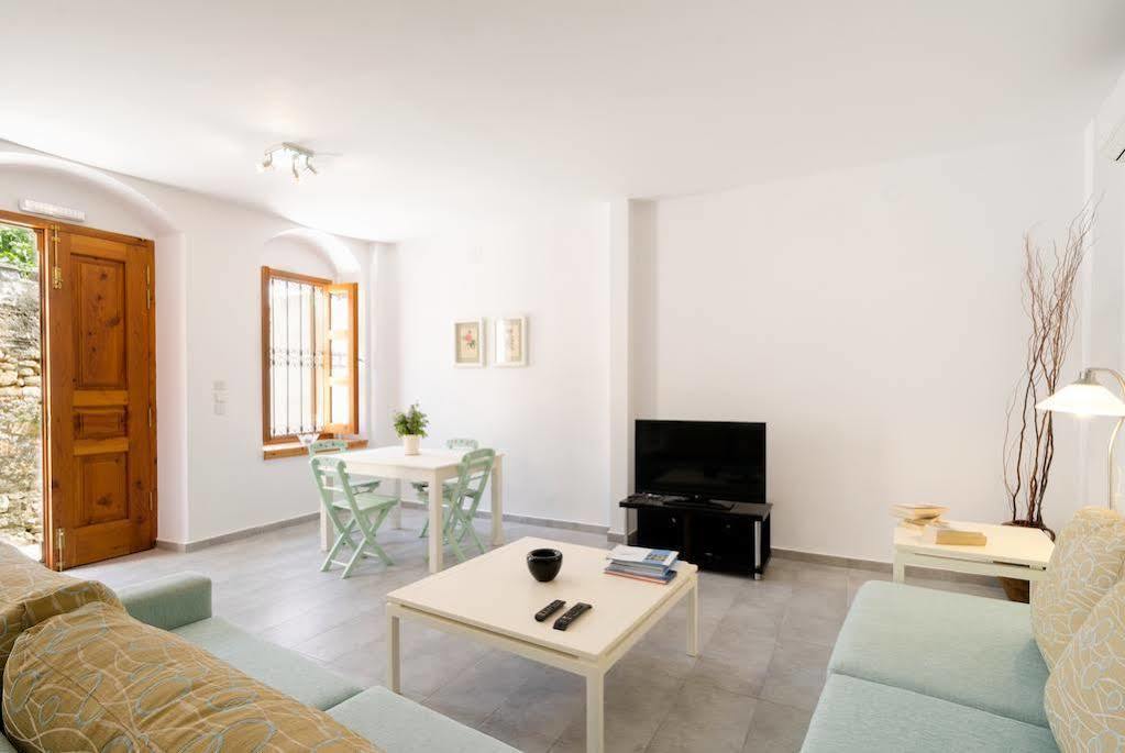 Villa Lindos Bagian luar foto